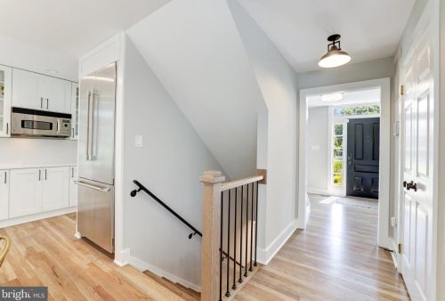 1326 Kirby Rd, Mc Lean VA  22101-2409 exterior