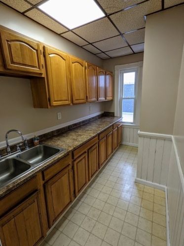 26 Mendon St, Worcester MA 01604-4804 exterior