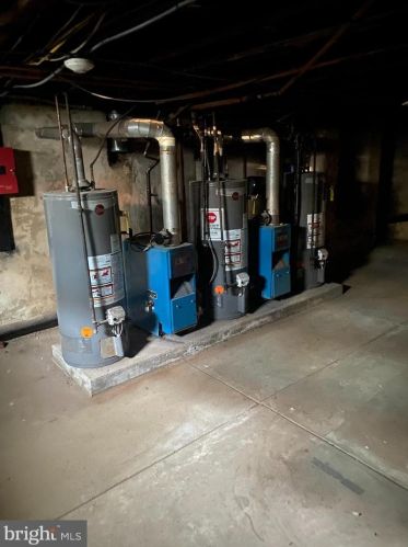 1239 2nd St, Philadelphia PA 19133-3303 exterior