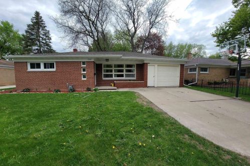 1267 Mather St, Green Bay, WI 54303-4177