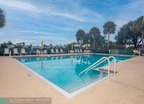 5777 Travelers Way, Fort Pierce FL 34982-4051 exterior