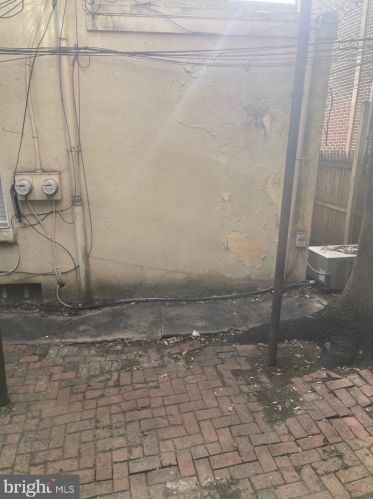 1904 Fairmount Ave, Philadelphia PA 19130-2010 exterior