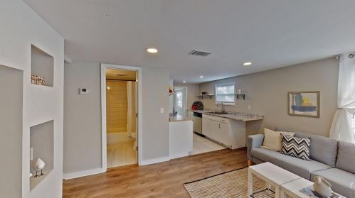 710 Hoffman Blvd, Tampa FL  33612-4428 exterior