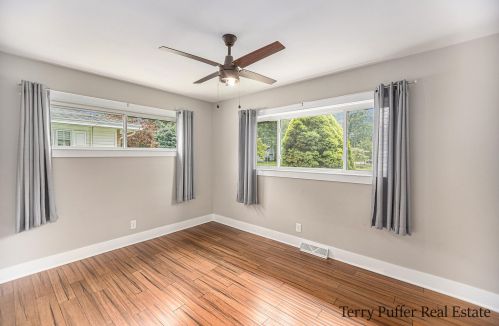 2160 Mayfair Ave, Meskegon MI 49441-3621 exterior