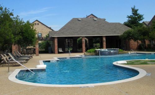 1570 Biltmore Ln, Irving TX  75063-3503 exterior