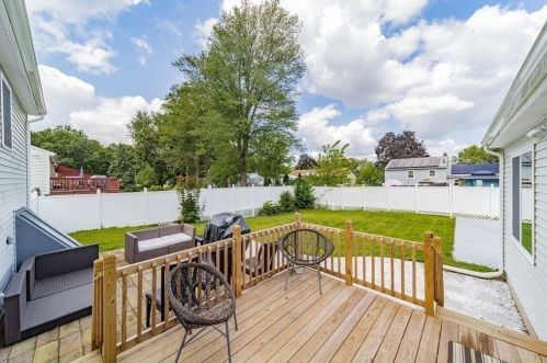 145 Wildwood Ave, Springfield MA  01118-1955 exterior