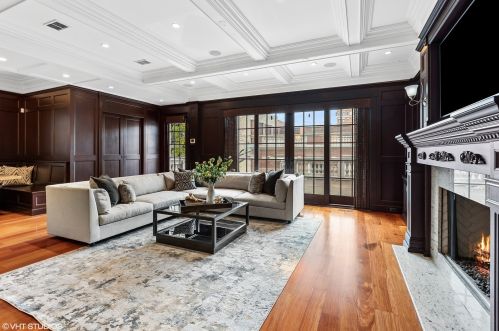 716 Schubert Ave, Chicago IL 60614-1247 exterior