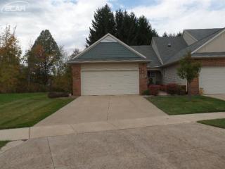 682 Shoreline Dr, Fenton, MI 48430-4156
