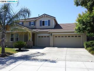 1552 Jasmine Pl, Los Angeles CA  94513-7013 exterior