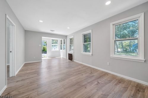 38 Highwood Rd, Parsippany NJ 07834-3202 exterior