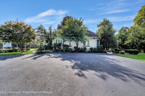 25 Memorial Pkwy, Atlantic Highlands NJ 07716-1655 exterior