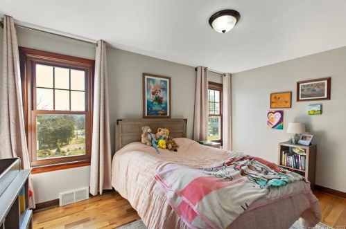 6 Jones Rd, Wallingford CT  06492-4305 exterior