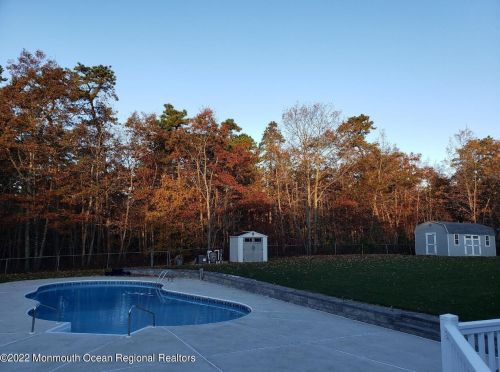 660 Berkeley Ave, Berkeley Township NJ 08721-3703 exterior