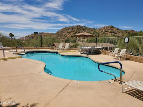 2233 Behrend Dr, Phoenix AZ  85024-1826 exterior