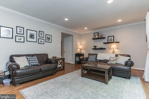 1122 Kensington Rd, Mc Lean VA 22101-2918 exterior