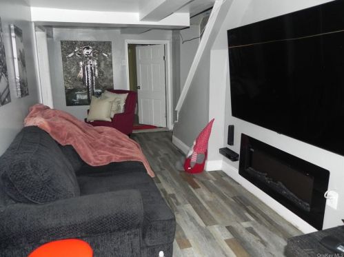 1847 Holland Ave, Bronx NY 10467-8304 exterior