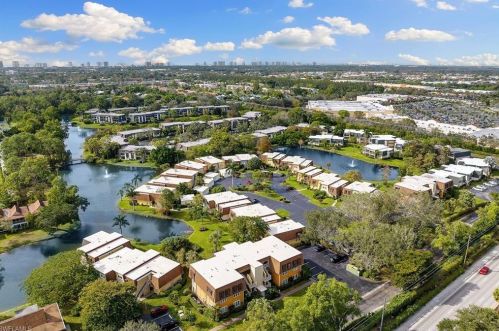 1850 Bald Eagle Dr, Naples FL 34105-2964 exterior