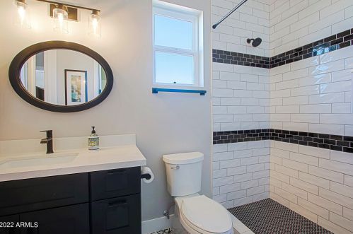 4226 42nd St, Phoenix AZ  85018-4208 exterior