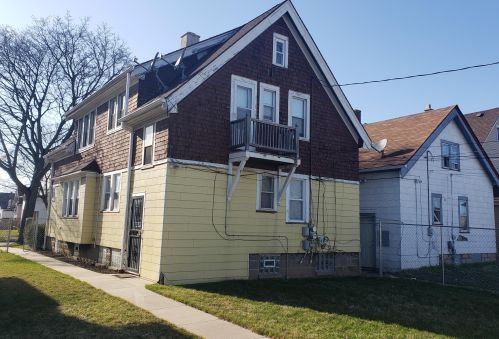 3870 22nd St, Milwaukee, WI 53206-1460