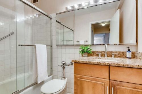 2800 Lake Shore Dr, Chicago IL  60657-6232 exterior