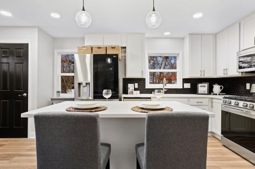 3662 32nd St, Milwaukee WI  53221-1115 exterior