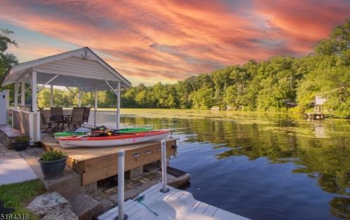 14 Hilltop Rd, Andover NJ  07821-2936 exterior