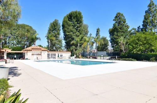 2354 Sunningdale Dr, Tustin CA  92782-1086 exterior