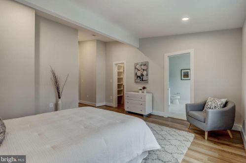 2718 17th St, Washington DC 20003-3123 exterior