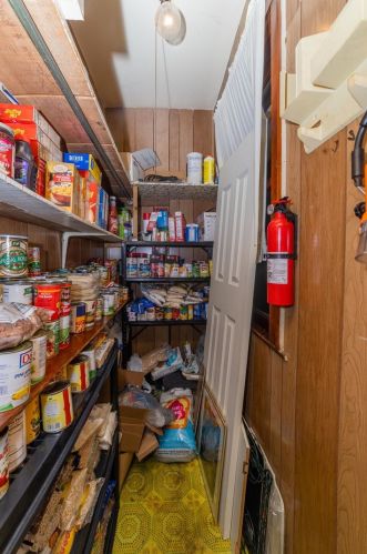 6048 Artesian Ave, Chicago IL 60659-2831 exterior