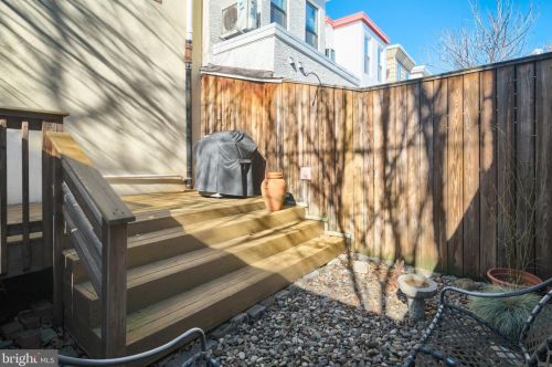 867 30 St, Philadelphia PA 19121-3604 exterior