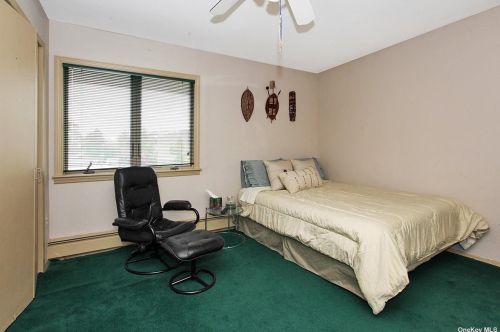 741 Park Ct, Valley Stream NY 11581-3507 exterior