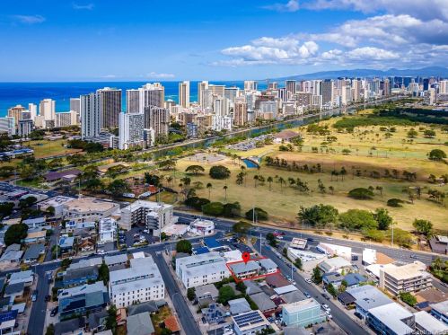 3115 Castle St, Honolulu, HI 96815-3818