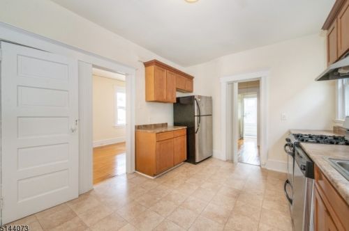 72 Willow St, Montclair NJ 07042-3502 exterior