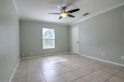 4424 31 Pl, Naples FL 34116-8040 exterior