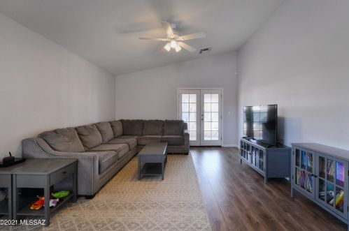 8660 Desert Dove Dr, Tucson AZ  85747-5147 exterior