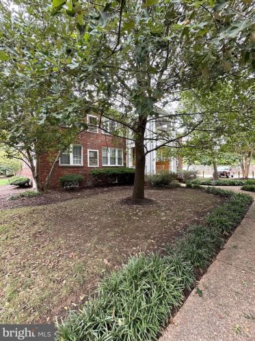 304 Duncan Ave, Alexandria, VA 22301-1290