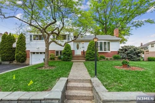 36 Delong Ave, Dumont, NJ 07628-1205