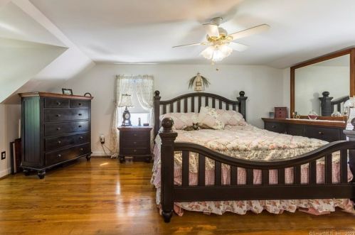 169 Glenwood St, Manchester CT 06040-5548 exterior