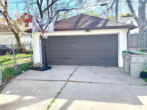 2622 60th St, Milwaukee, WI 53210-2601