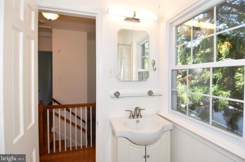 5746 15th St, Arlington VA  22205-2857 exterior