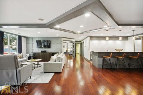 1101 Juniper St, Atlanta GA  30309-7664 exterior