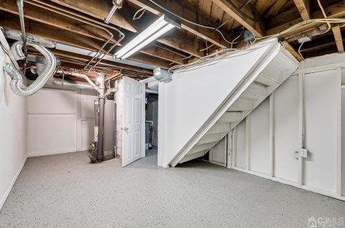 85 Gdn Ter, Edison NJ 08817-4501 exterior