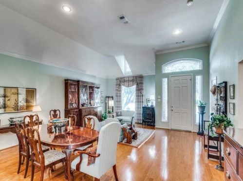 7123 Elm Creek Ln, Dallas TX  75252-2770 exterior