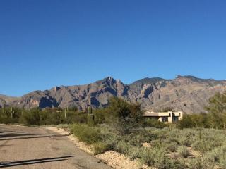 4665 Country Clb Rd, Tucson AZ  85718-6653 exterior