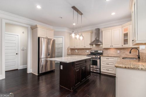 1400 Knob Hill Ct, Atlanta GA 30329-3205 exterior