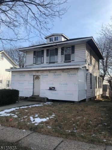 208 Park Pl, Irvington NJ 07111-2228 exterior