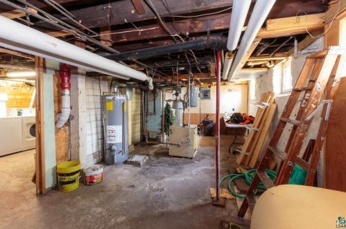 318 12 Ave, Duluth MN 55805-2217 exterior