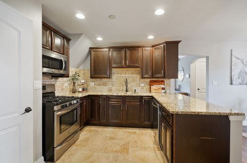 9323 Claremont Ave, Chicago IL 60643-6719 exterior