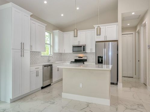 4790 8 Ave, Naples FL 34102-5620 exterior