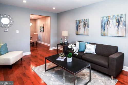 1328 Downing St, Washington, DC 20018-1117